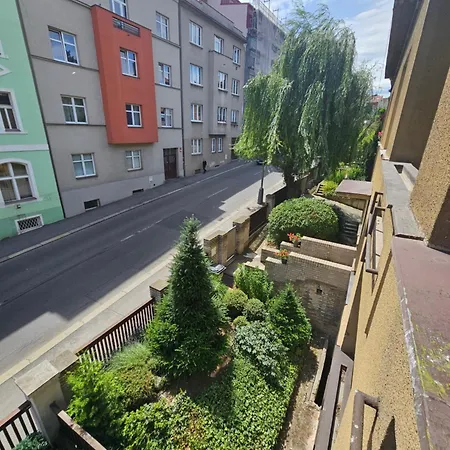 Jezerka Apartments Prague Exterior photo